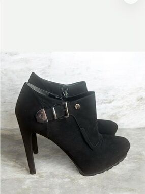 GUESS Black Suede Shootie Ankle Booties Stiletto Heel Size 8.5